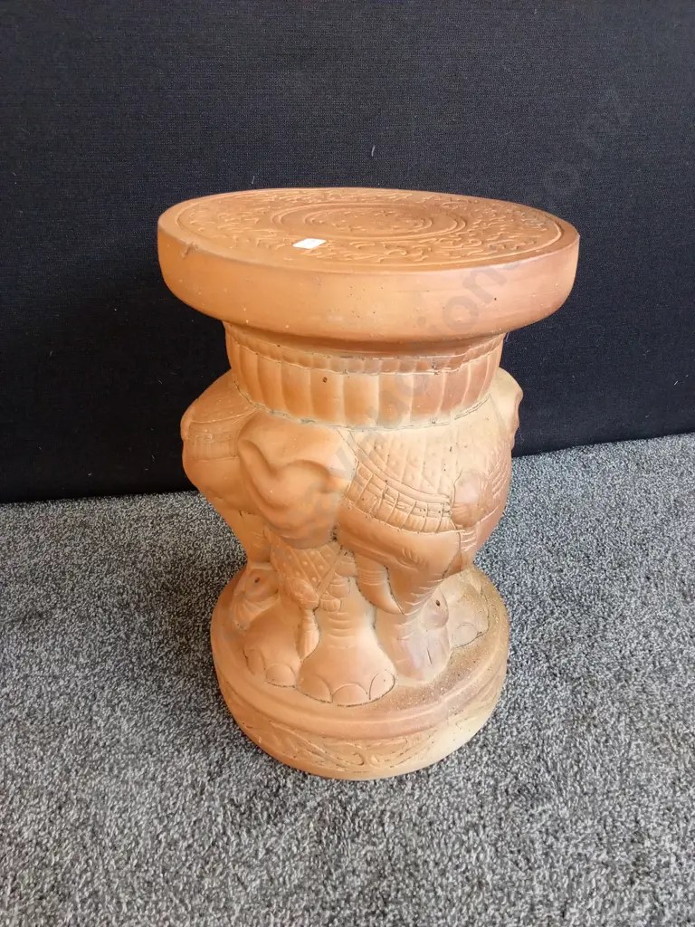 TERRACOTA ELEPHANT STAND SEAT 3 FACE H42CM L28.5CM Image 1++