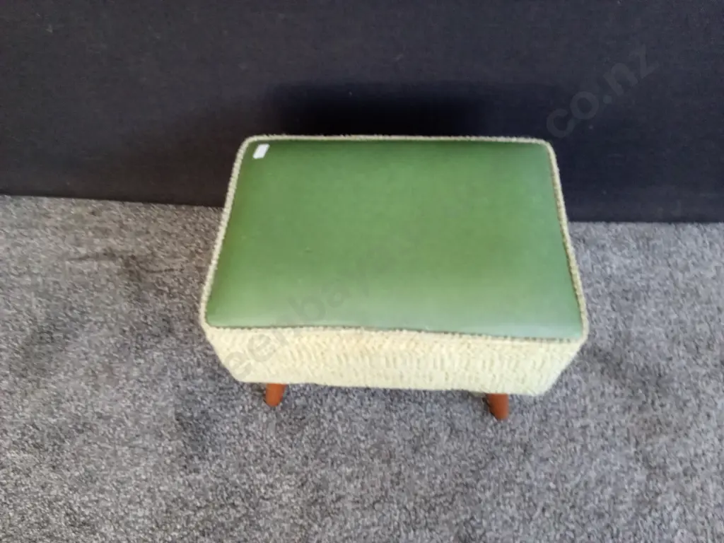 RETRO GREEN STOOL L37CM D26CM H30CM Image 1++