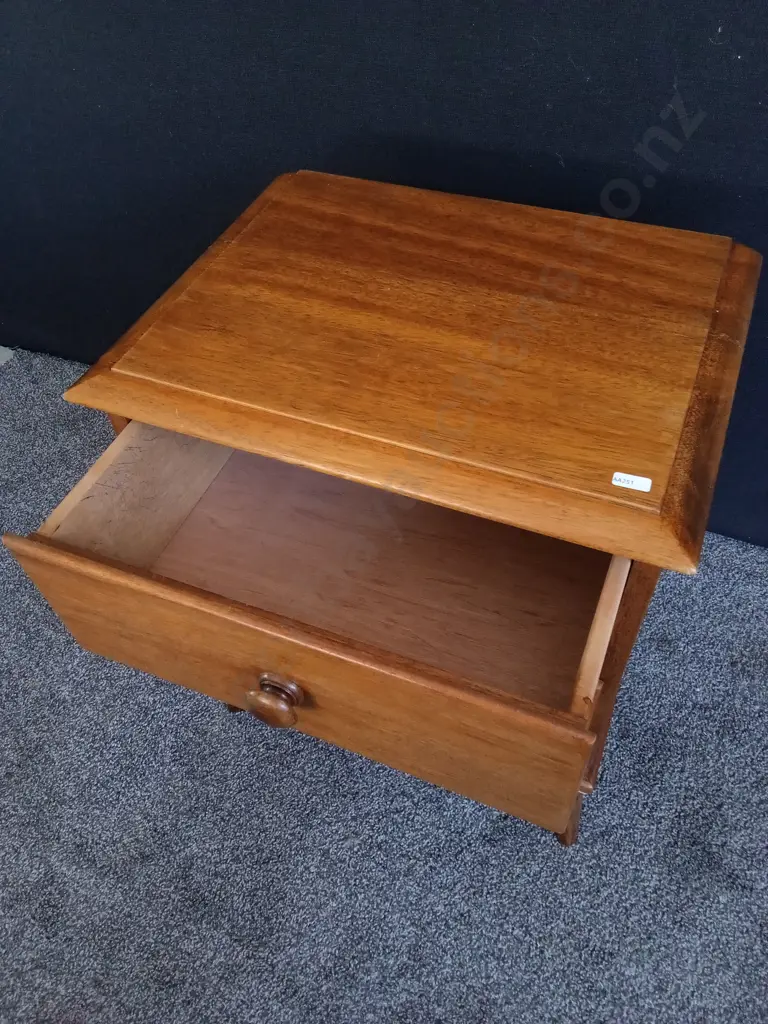 MID CENTURY STYLE BEDSIDE TABLE, H 60 CM W 51 CM X D 38 CM Image 1++