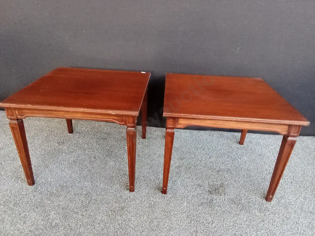 2 SQUARE WOODEN SIDE TABLES H46.5CM L58.5CM Image 1++