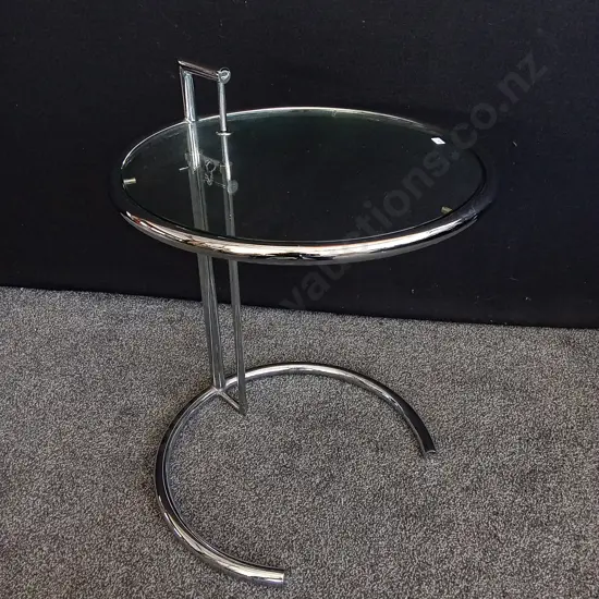 MID CENTURY MODERN STYLE GLASS ADJUSTABLE SIDE TABLE, H 57 CM X W 51 CM
