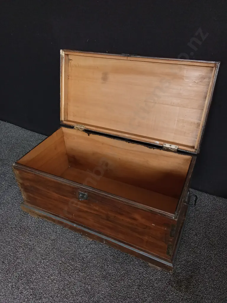 VINTAGE HAND PAINTED WOODEN CHEST, H 44 CM X W 87 CM X D 45 CM Image 1++