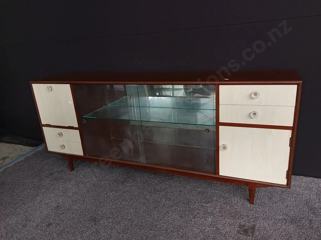 MID CENTURY MODERN DISPLAY CABINET WITH GLASS DOORS AND MIRRORS, H 78 CM X W 1.83 M X D 37.5 CM Image 1++
