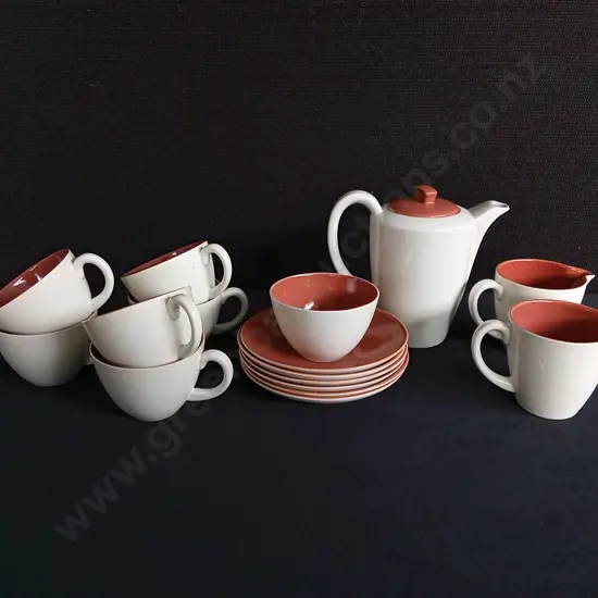 1950S POOLE POTTERY TWINTONE TEA SET, 16 PIECES, TALLEST H 12 CM