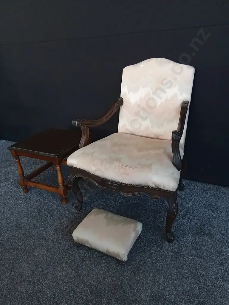 ANTIQUE ARMCHAIR (TEAR ON THE SEAT) WITH FOOT CUSHION AND WOODEN ACCENT TABLE, TABLE H 39 CM X W 44 CM X D 44 CM Image 1++