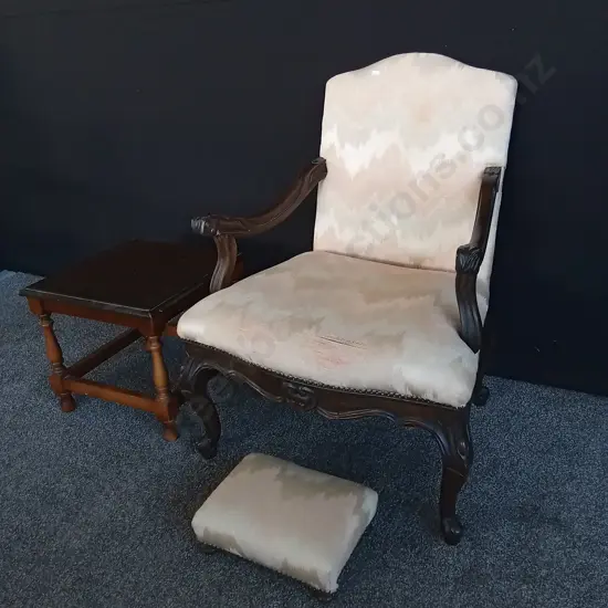 ANTIQUE ARMCHAIR (TEAR ON THE SEAT) WITH FOOT CUSHION AND WOODEN ACCENT TABLE, TABLE H 39 CM X W 44 CM X D 44 CM