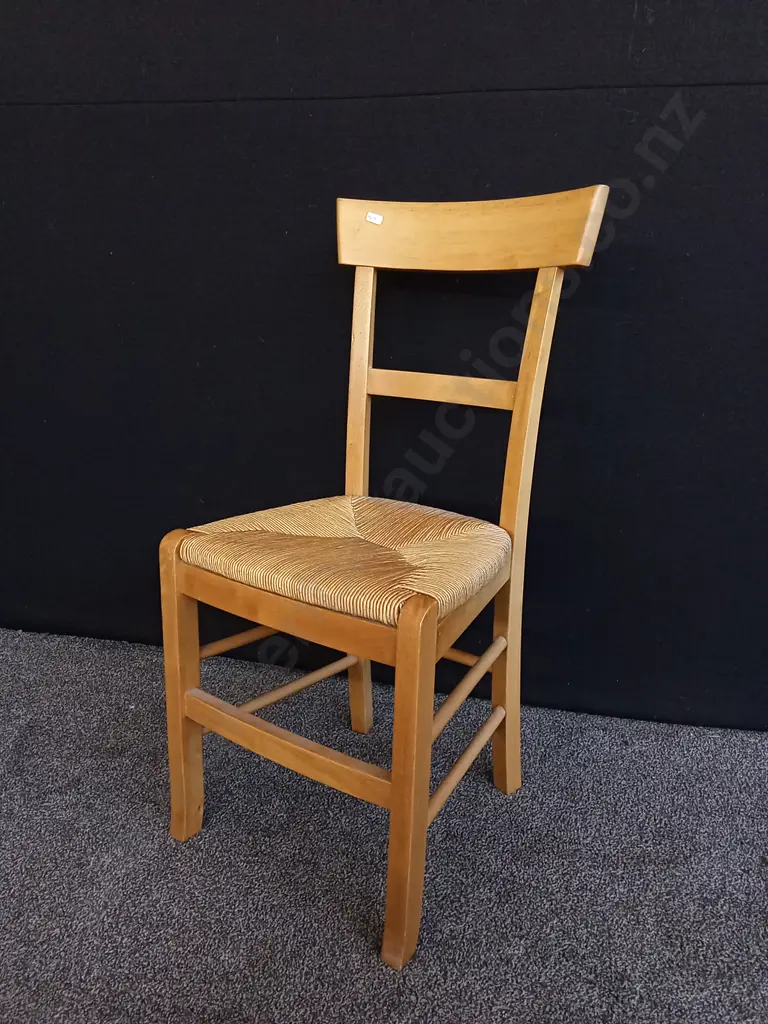 LIGHT WOOD CHAIR WITH WOVEN RUSH SEAT Image 1++