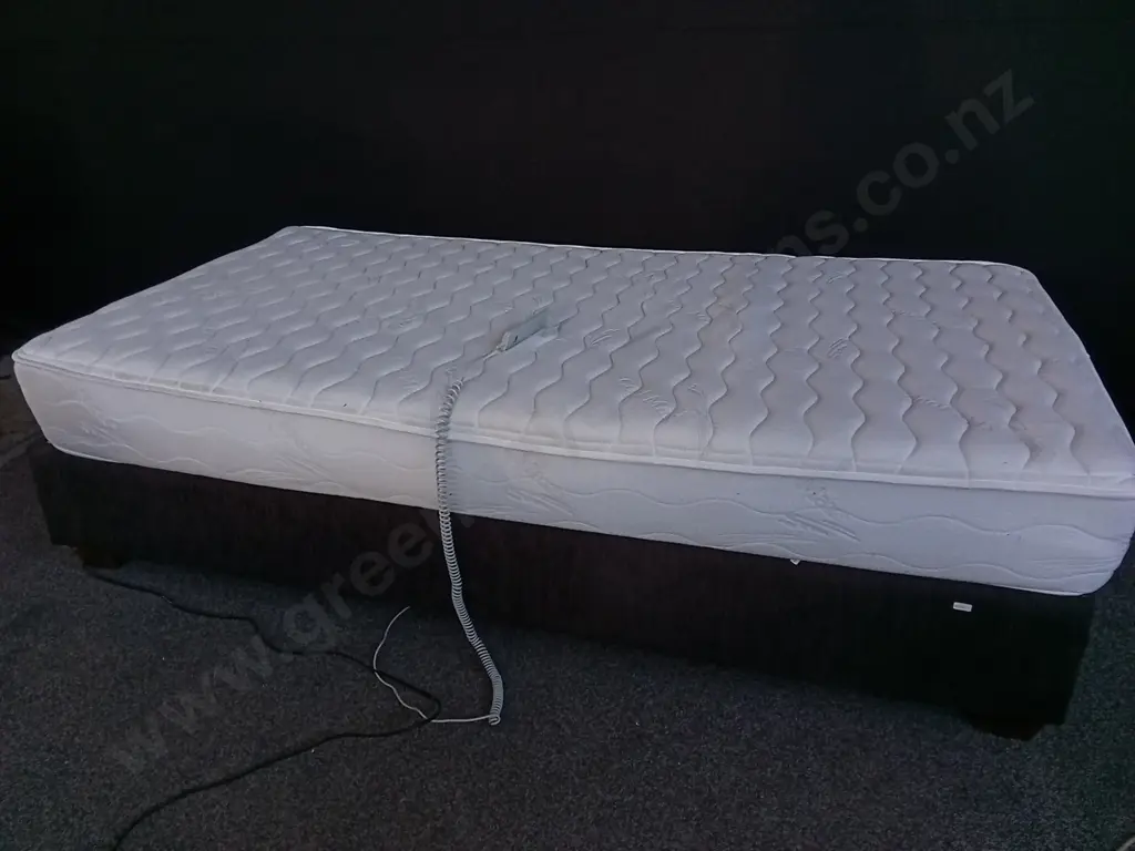 KING SINGLE ADJUSTABLE MOTORISED BED AND MATTRESS, WORKING Image 1++
