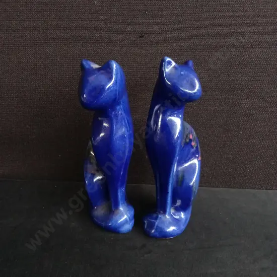 PAIR OF BLUE CERAMIC DECORATIVE CATS, MADE IN NZ, H 21 CM