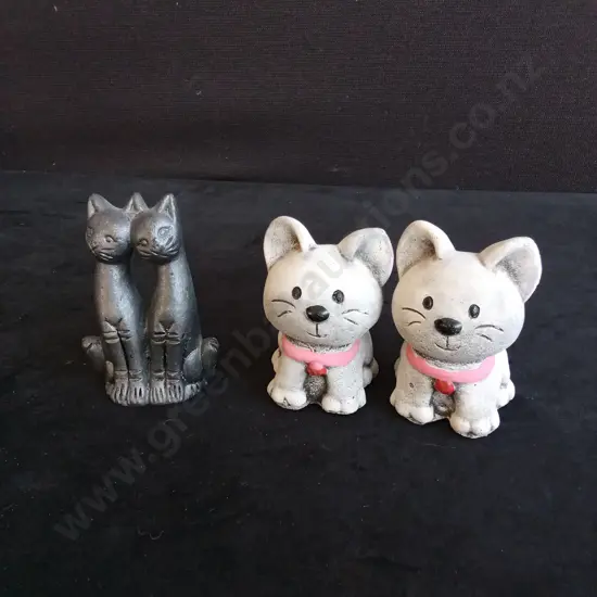 2 TWIN CAT FIGURINES TALLEST H11CM