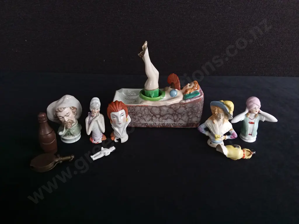 MIX OF VINTAGE COLLECTABLES, INCLUDING PORCELAIN NAUGHTY NODDER ASHTRAY, AND ANTIQUE PORCELAIN HALF DOLLS Image 1++