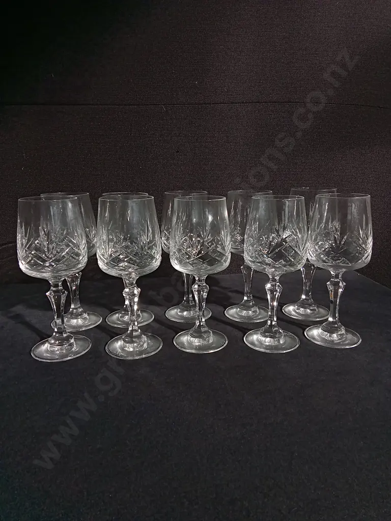 SET OF 10 VINTAGE CUT CRYSTAL WINE GLASSES, H 18 CM Image 1++