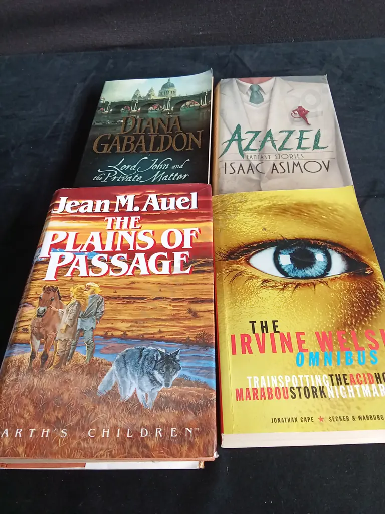 4 BOOKS Image 1++