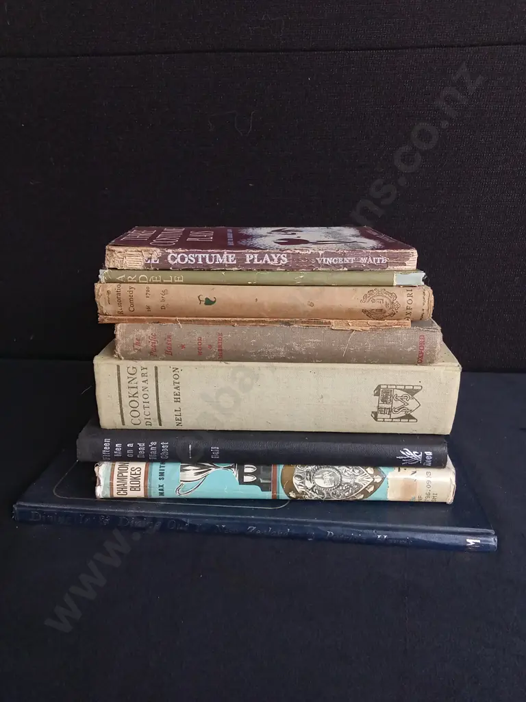MIX OF VINTAGE BOOKS Image 1++