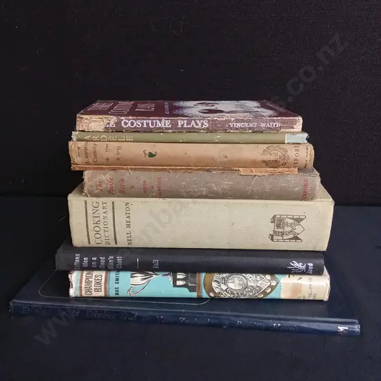 MIX OF VINTAGE BOOKS