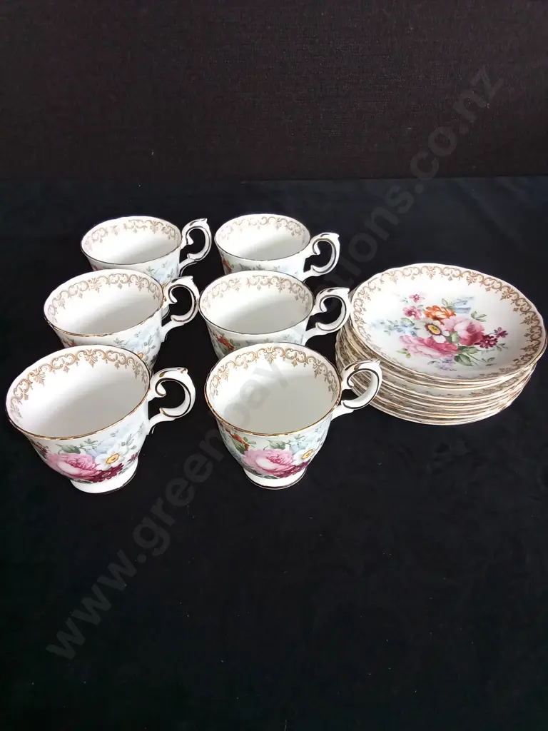15 PIECE CROWN STRAFFORD SHIRE FINE BONE CHINA "ENGLANDS BOUQUET" TEA SET Image 1++