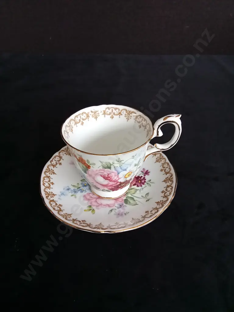 15 PIECE CROWN STRAFFORD SHIRE FINE BONE CHINA "ENGLANDS BOUQUET" TEA SET Image 1++