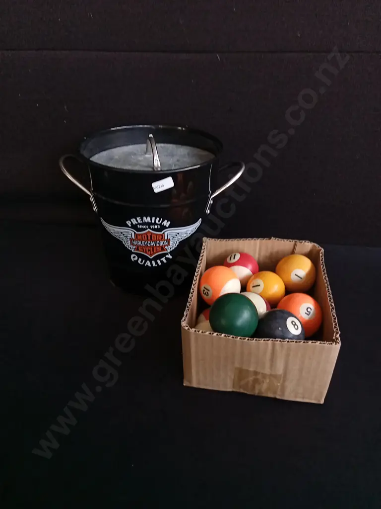 HARLEY DAVIDSON ICE BUCKET AND SET OF BILLIARD BALLS Image 1++