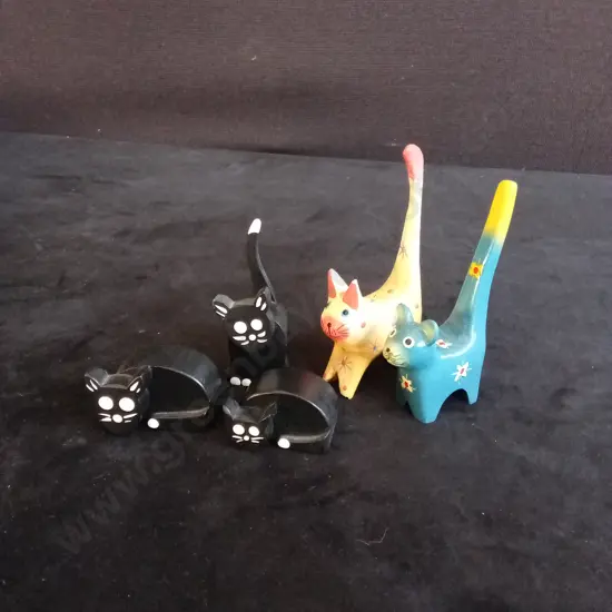 5 WOODEN CATS TALLEST H10CM