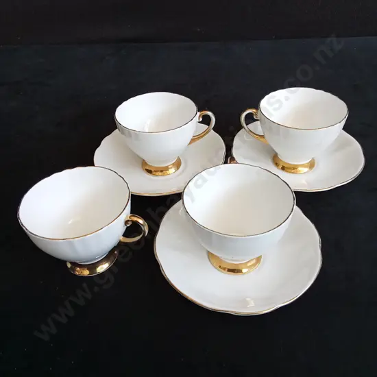 3 ROYAL STANDARD BONE CHINA TEACUPS AND SAUCERS WITH 1 EXTRA CUP