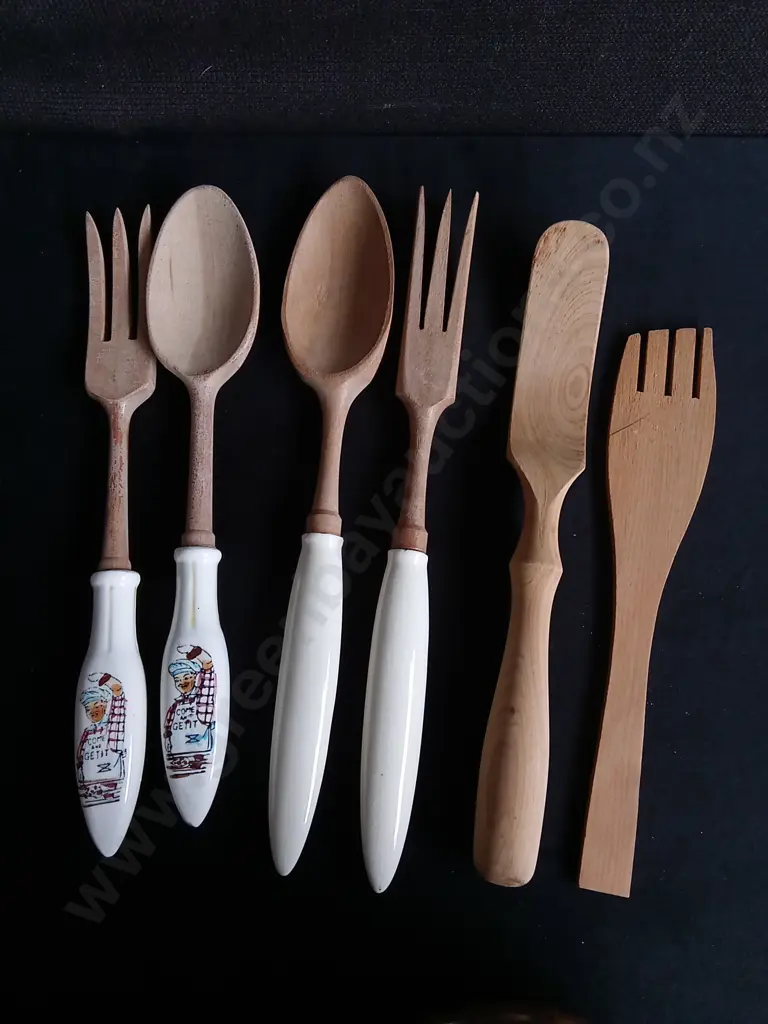 VINTAGE SALAD SERVING UTENSILS Image 1++