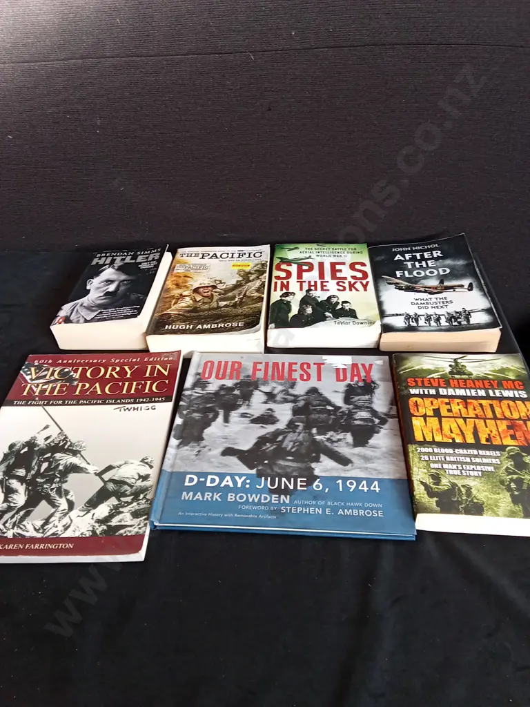 7 WAR BOOKS Image 1++