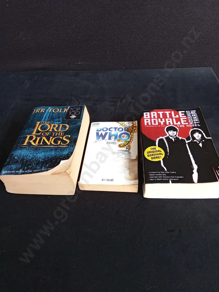 3 BOOKS Image 1++