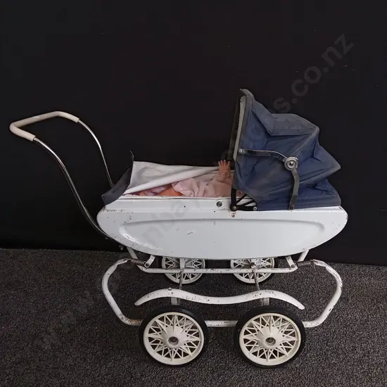 VINTAGE DOLL PRAM AND BABY DOLL, H TO HANDLE 62 CM