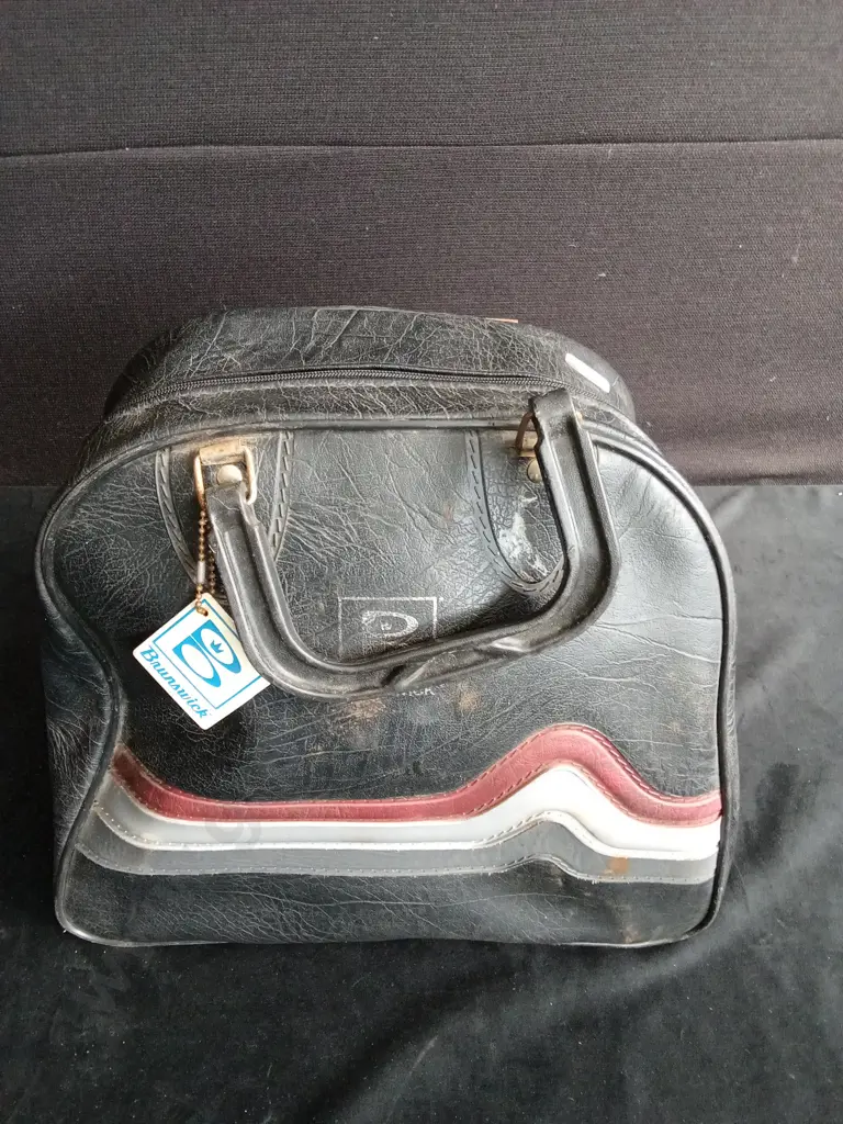 TORNADO TEN PIN BOWLING BALL IN BRUNSWICK BAG Image 1++