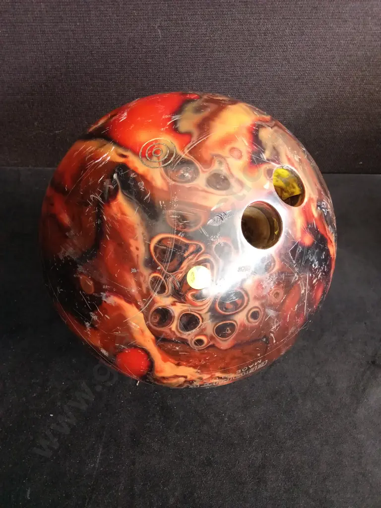 TORNADO TEN PIN BOWLING BALL IN BRUNSWICK BAG Image 1++