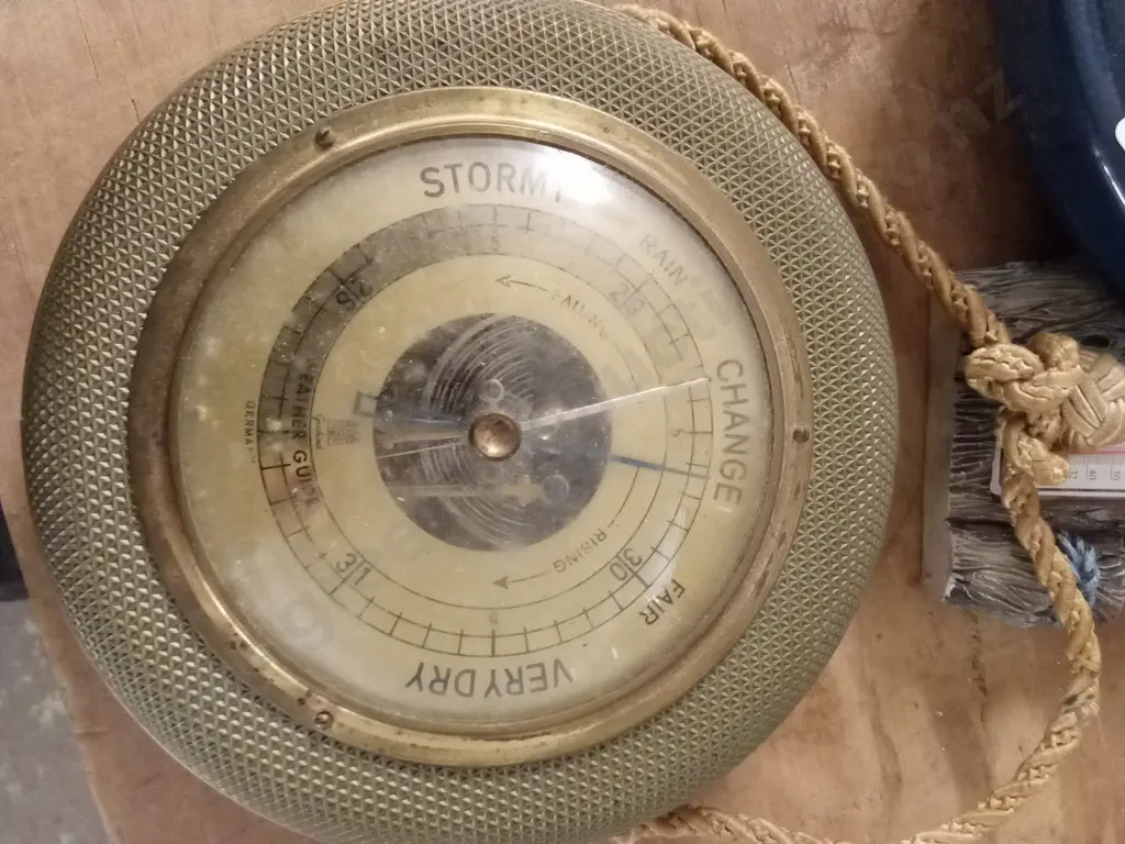 VINTAGE BRASS SCHATZ ANEROID BAROMETER MID 20TH CENTURY PLUS 2 X THERMOMETERS & CLOCK SND Image 1++