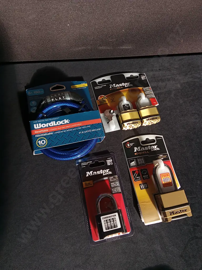 4 PIECES BRAND NEW BIKE CABLE LOCK AND PADLOCKS Image 1++