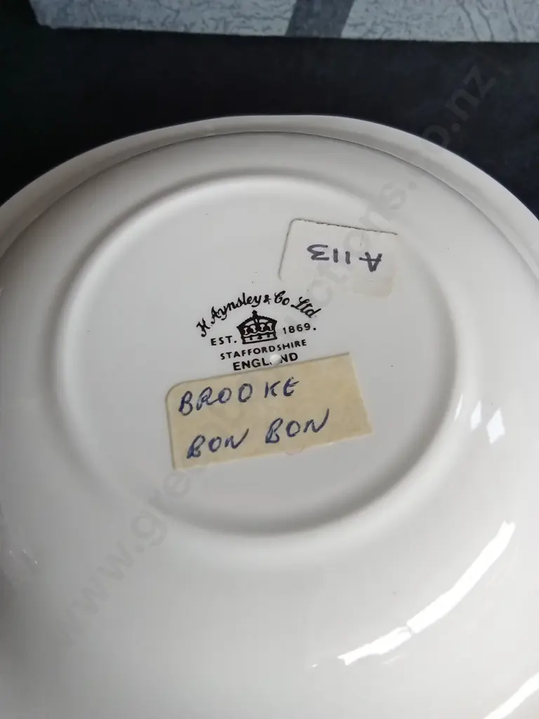 ROYAL ALBERT HEIRLOOM AND ROYAL STRATFORD 3 PIECE TEA SETS WITH BOXED AYNSLEY & CO DISH AND A ROYAL CROWN DURBY TURTLE Image 1++