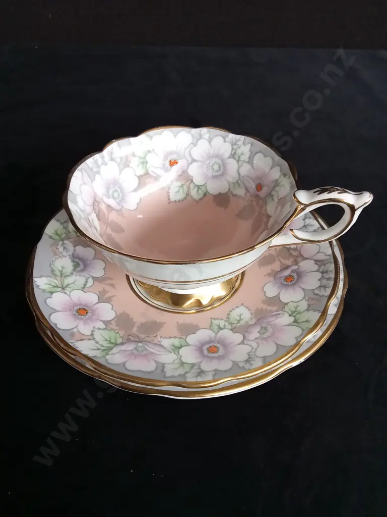 ROYAL ALBERT HEIRLOOM AND ROYAL STRATFORD 3 PIECE TEA SETS WITH BOXED AYNSLEY & CO DISH AND A ROYAL CROWN DURBY TURTLE Image 1++