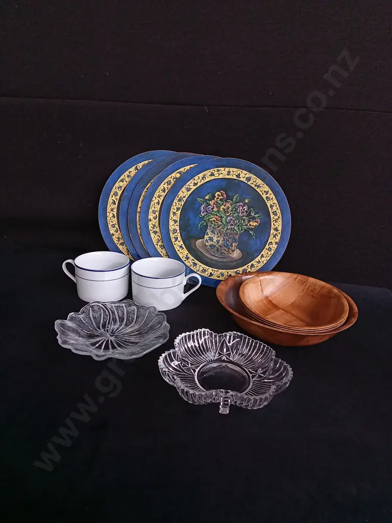 MIX OF KITCHEN AND SERVING ITEMS, Image 1++