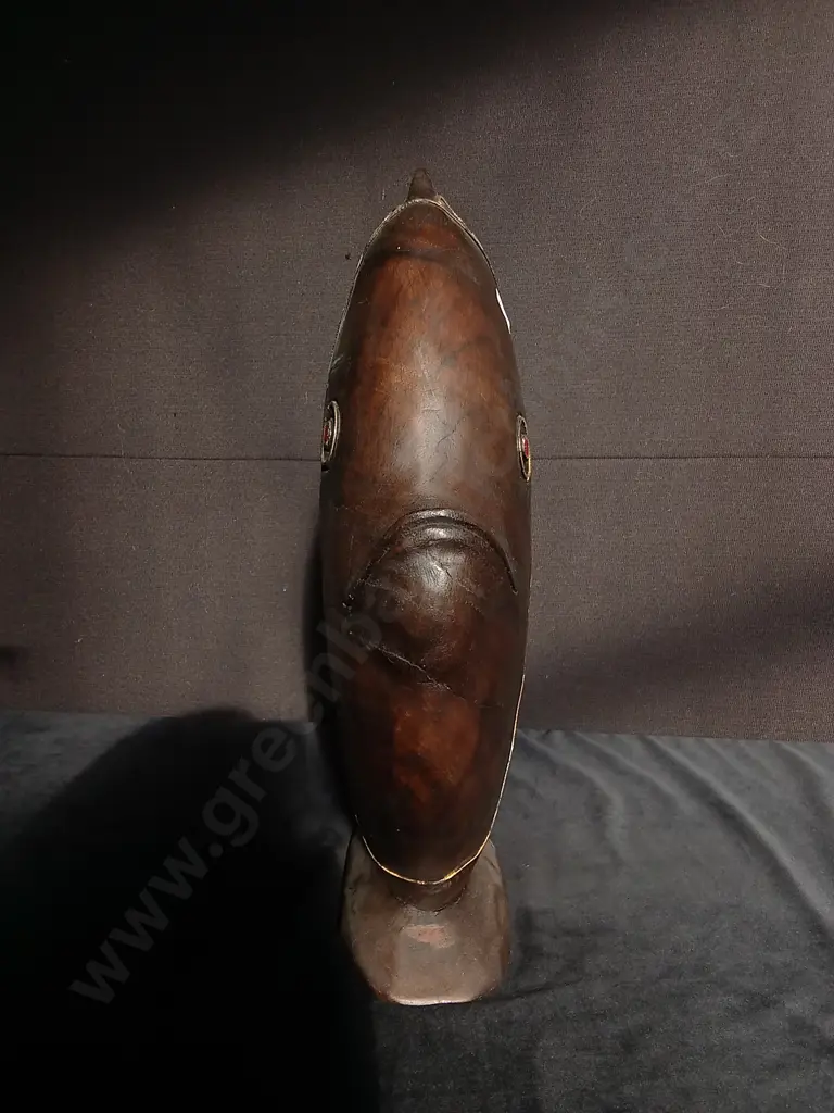 VINTAGE TIKI-STYLE HAND CARVED WOODEN FISH 51CM TALL X 51CM WIDE Image 1++
