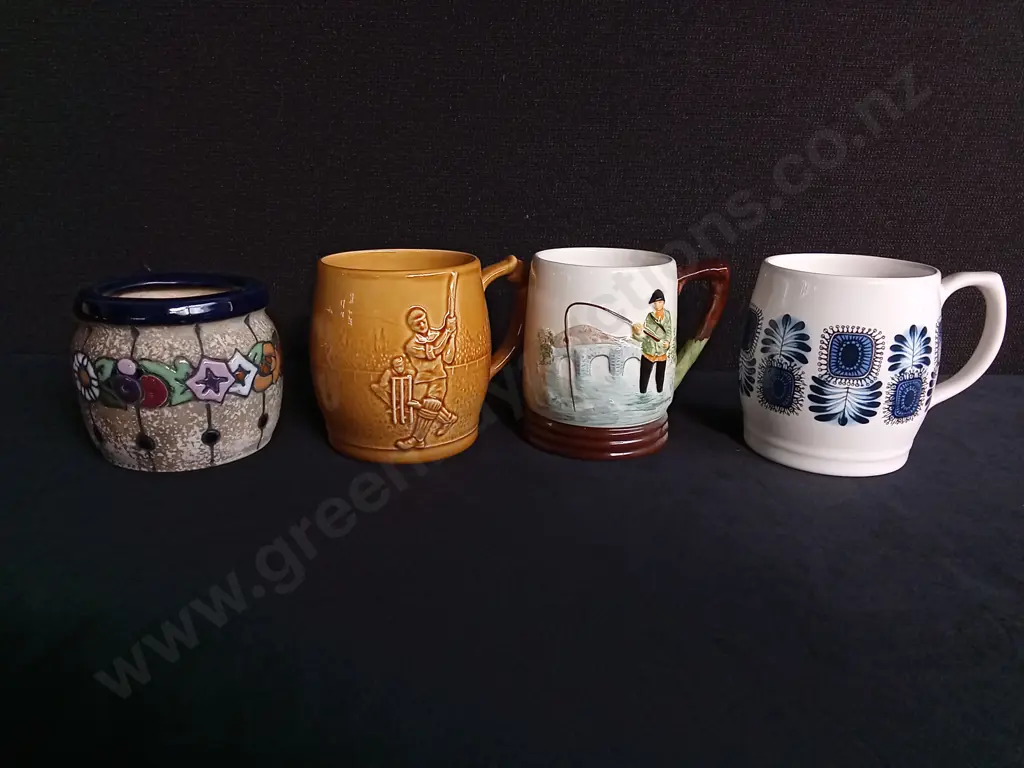 4 PIECES VINTAGE MUGS AND VASE, TALLEST H 10 CM Image 1++