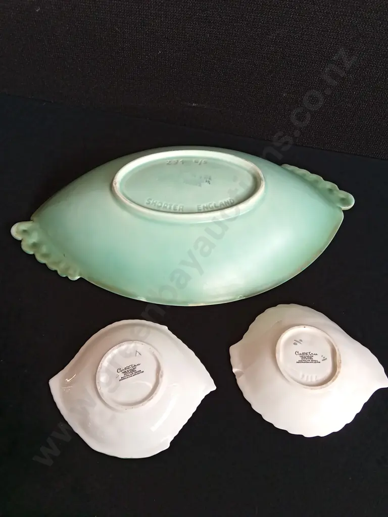 3 VINTAGE LEAF PLATES, LARGEST WIDTH 33 CM Image 1++