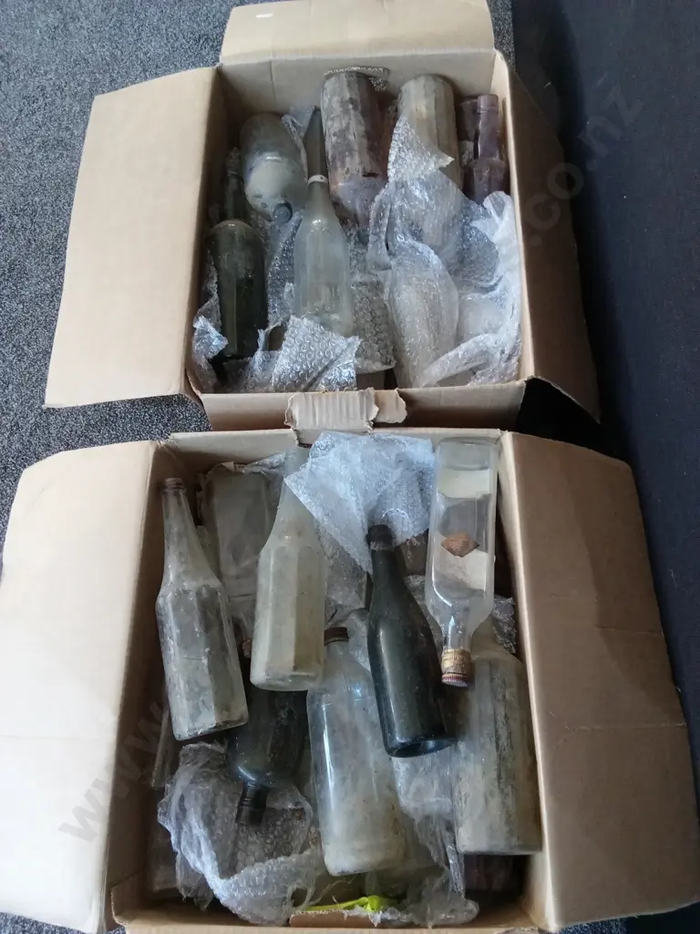2 LARGE BOXES OF VARIOUS OLD GLASS BOTTLES APPROX 40 Image 1++