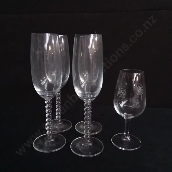 SET OF FOUR CHAMPAGNE FLUTES AND ONE CRAFTWORK BREWERY TASTING GLASS