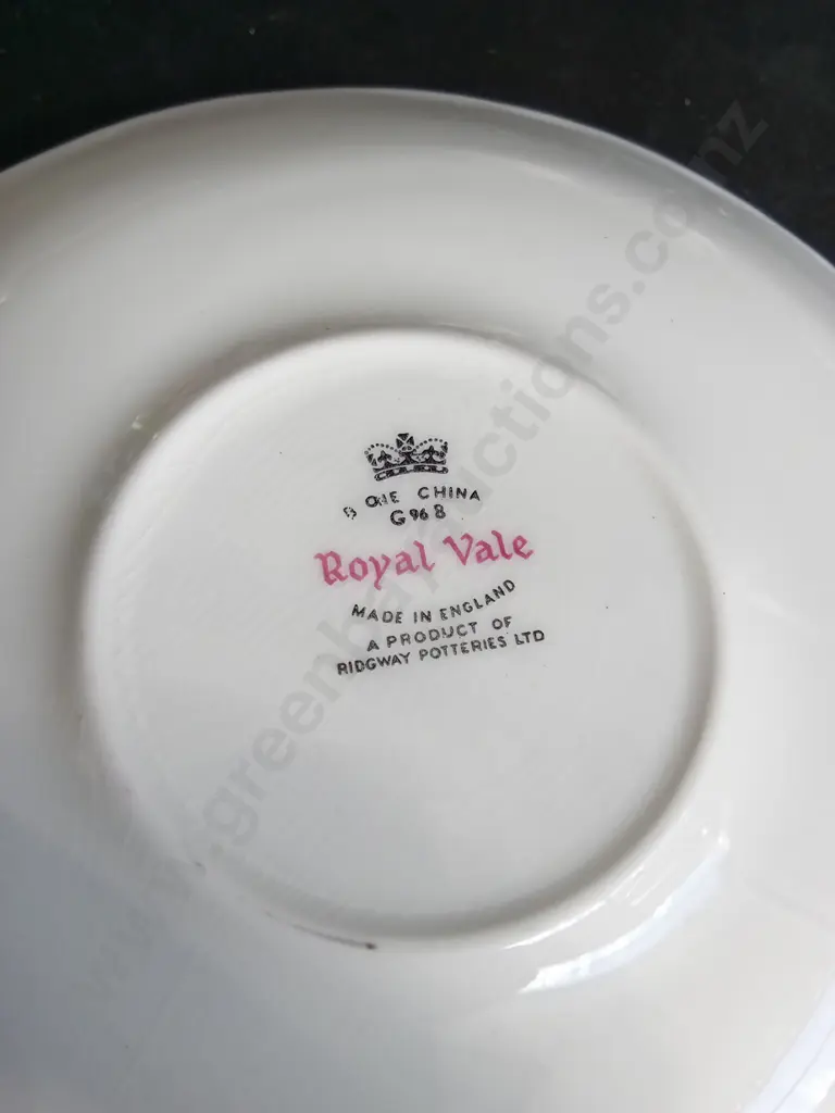 COLLECTION OF TEA CUPS PLATES AND SAUCERS INCLUDING ROYAL ALBERT, ROYAL VALE, ROSLYN CHINA, ROYAL GRAFTON AND QUEEN ANNE Image 1++