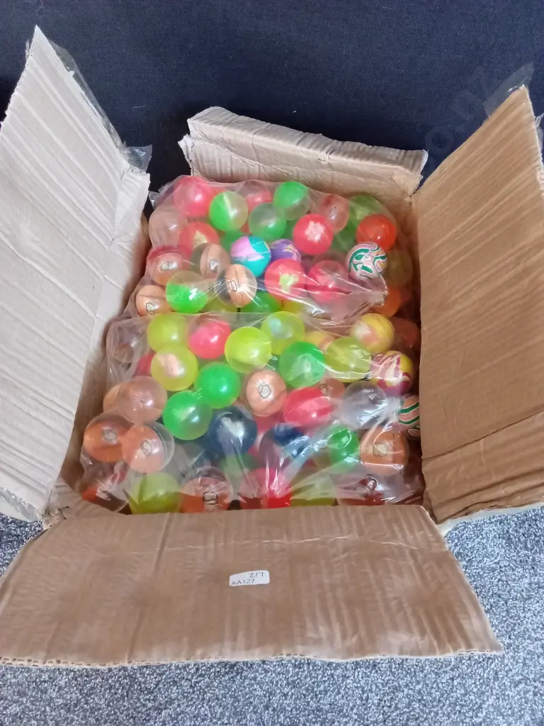 LARGE BOX OF VENDING MACHINE BOUNCY BALLS Image 1++