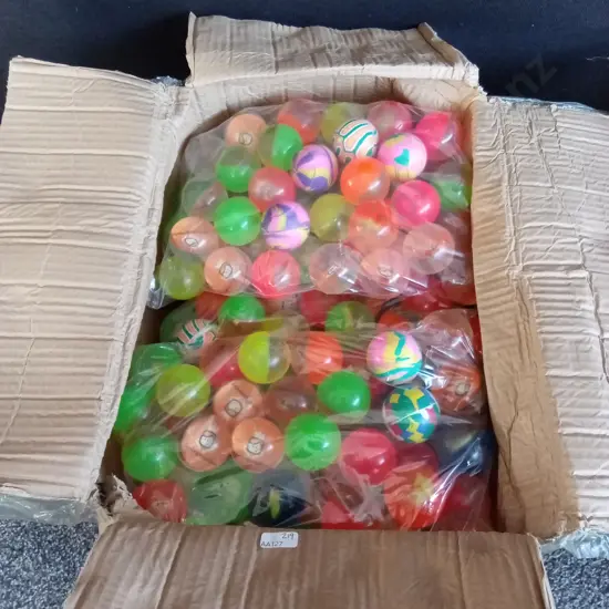LARGE BOX OF VENDING MACHINE BOUNCY BALLS