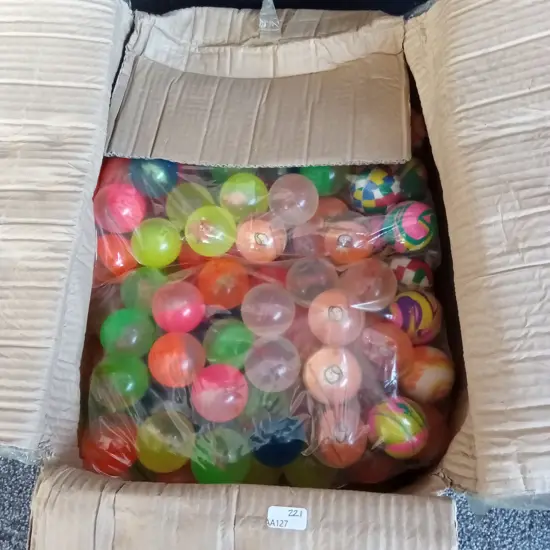 LARGE BOX OF VENDING MACHINE BOUNCY BALLS