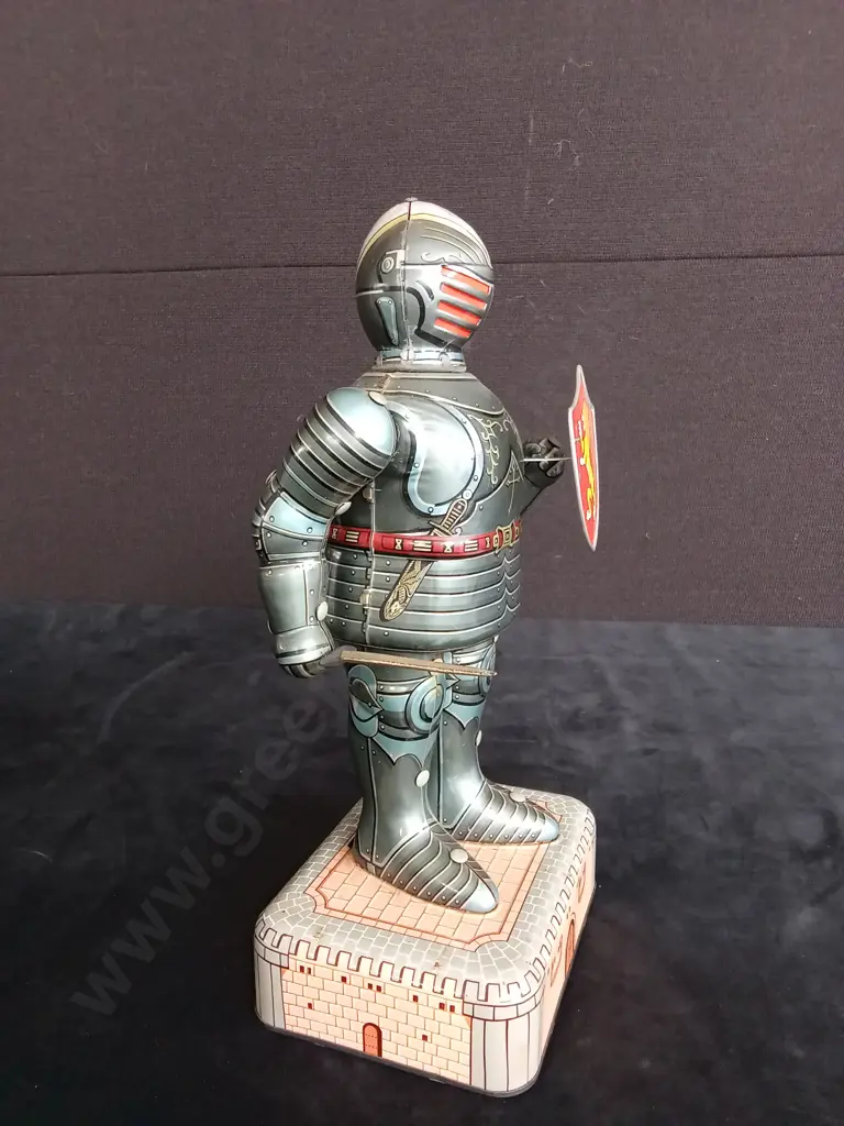 VINTAGE JAPANESE MASUDAYA KNIGHT IN ARMOR BATTERY OPERATED TOY - WORKING HAS SWORD AND SHEILD EXCELLENT CONDITION Image 1++