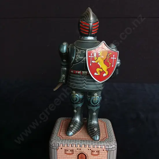 VINTAGE JAPANESE MASUDAYA KNIGHT IN ARMOR BATTERY OPERATED TOY - WORKING HAS SWORD AND SHEILD EXCELLENT CONDITION