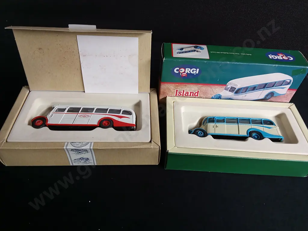 CORGI CLASSICS DIECAST BUSES, BEDFRORD OB COACH, AND AEC REGAL, BOXED Image 1++