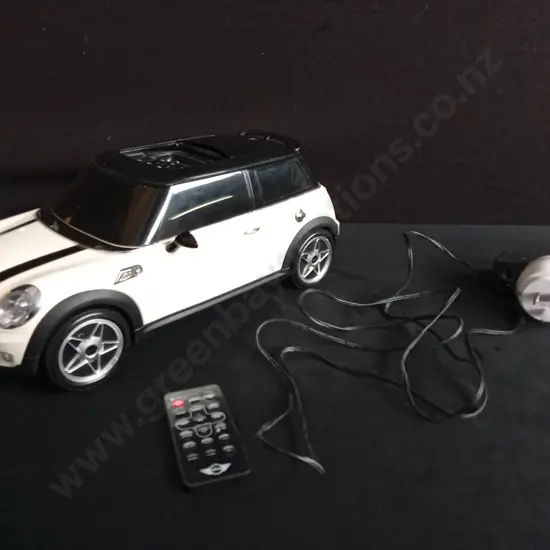 HALTERREGO MINI COOPER S RADIO WITH REMOTE, POWER CORD, AND ADAPTOR, L 30 CM X H 12 CM X W 14 CM