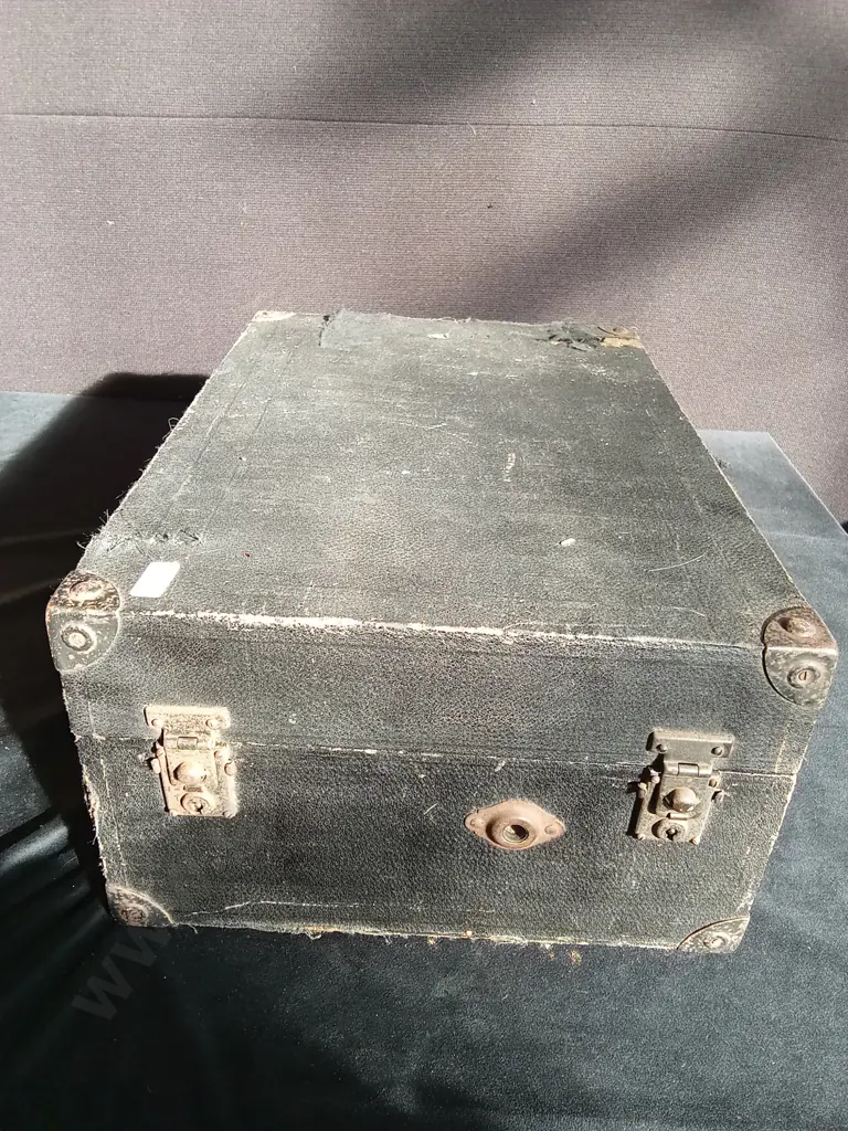 VINTAGE PORTABLE GRAMAPHONE L44CM W31CM H19CM Image 1++