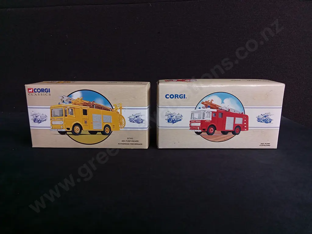 PAIR OF CORGI CLASSICS 1/50 SCALE DIE CAST FIRE ENGINES, ROTHERHAM FIRE BRIGADE, AND AEC PUMP CLEVELAND, BOXED Image 1++